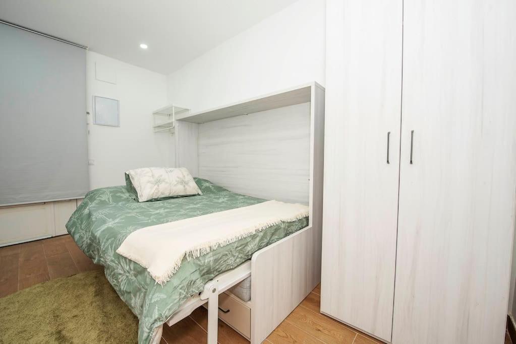 Estudio En Barrio La Latina Appartamento